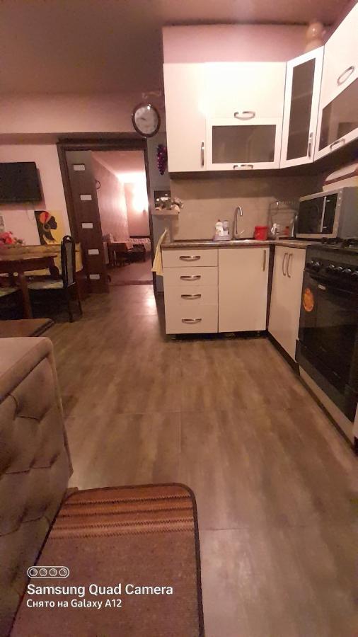 Historical Apartment In City Center Tbilisi Exteriör bild